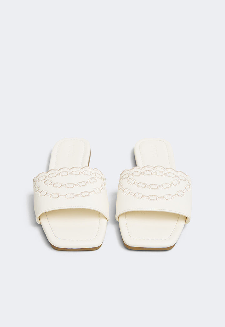 Choice Embroidered Pu Leather Flats Off White