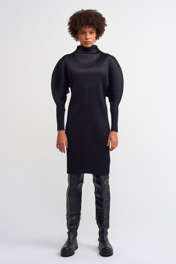 NU Detailed Sleeve Pleated Dress Black