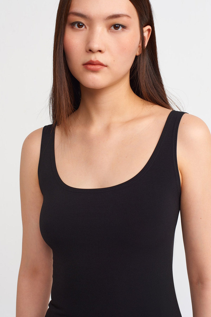 NU Solid Basic Top Black