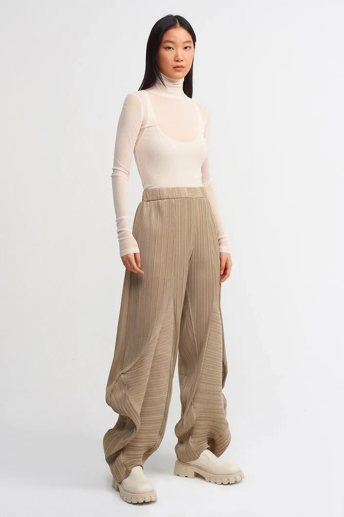 NU Electric Pleated Loose Fit Pants Bronze