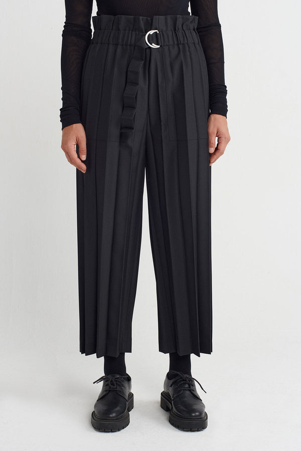 NU Pleated Trousers Black