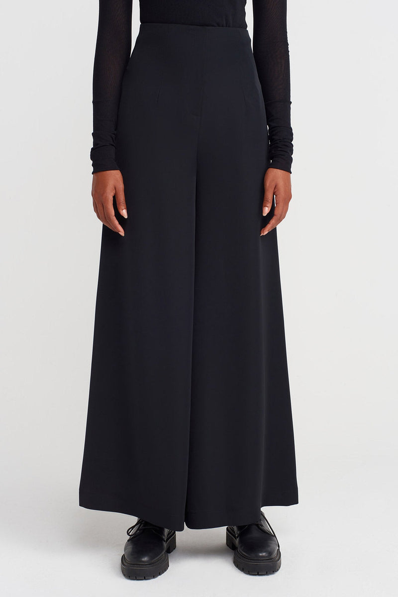 NU High-Waisted Elegant Trousers Black