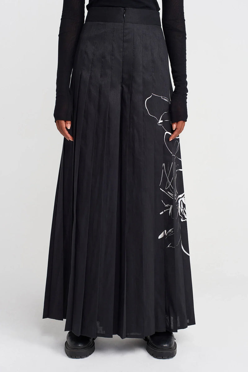 NU Printed Wide Pleated Trousers Black/W/Silver