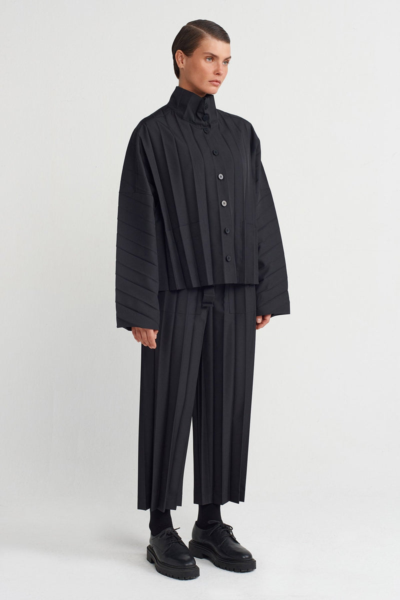 NU Pleated Jacket Black