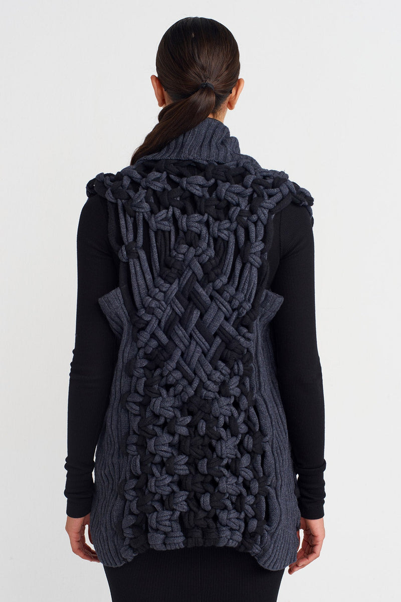 Nu Long Vest With Handcrafted Macramé Details Black & Grey