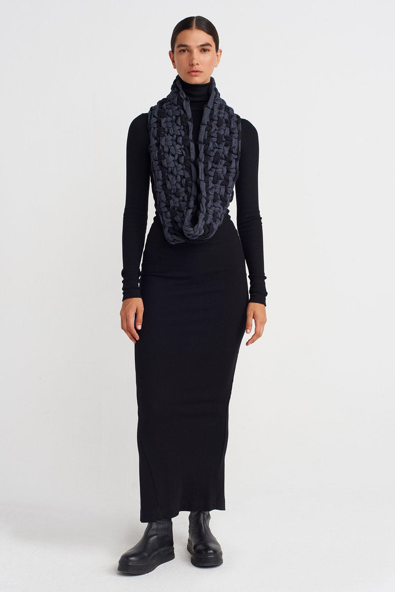 Nu Handcrafted Macramé Loop Scarf Black & Grey