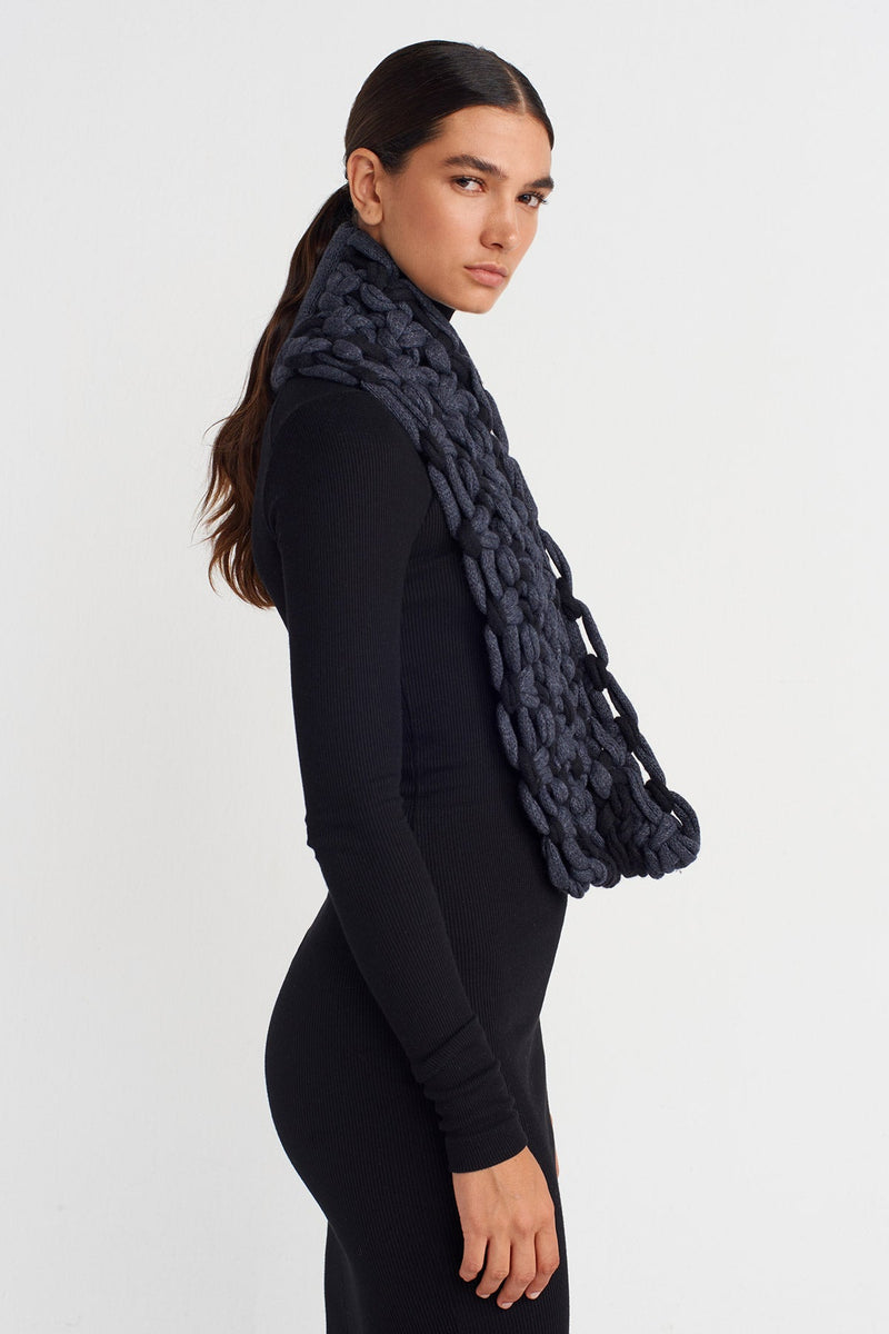 Nu Handcrafted Macramé Loop Scarf Black & Grey