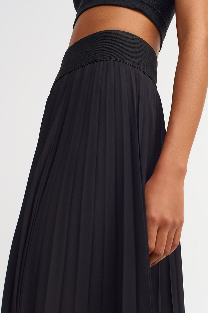 NU Color Block Pleated Trouser Black/Black