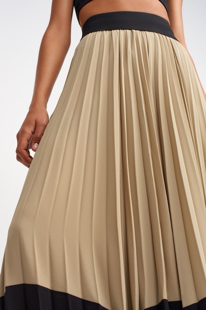 NU Color Block Pleated Trouser Beige