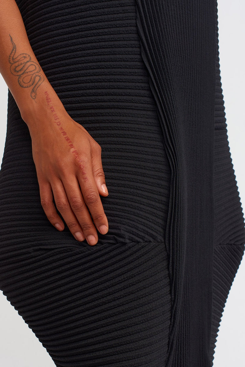 NU Sleeveless Pleated Dress Black