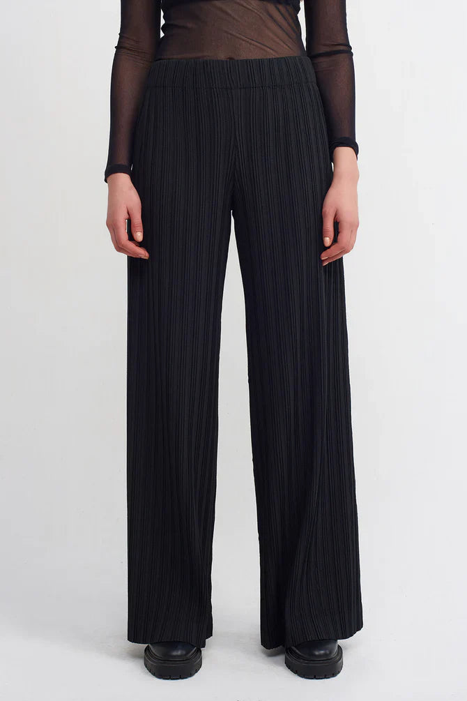 NU Solid Pleated Trousers Black