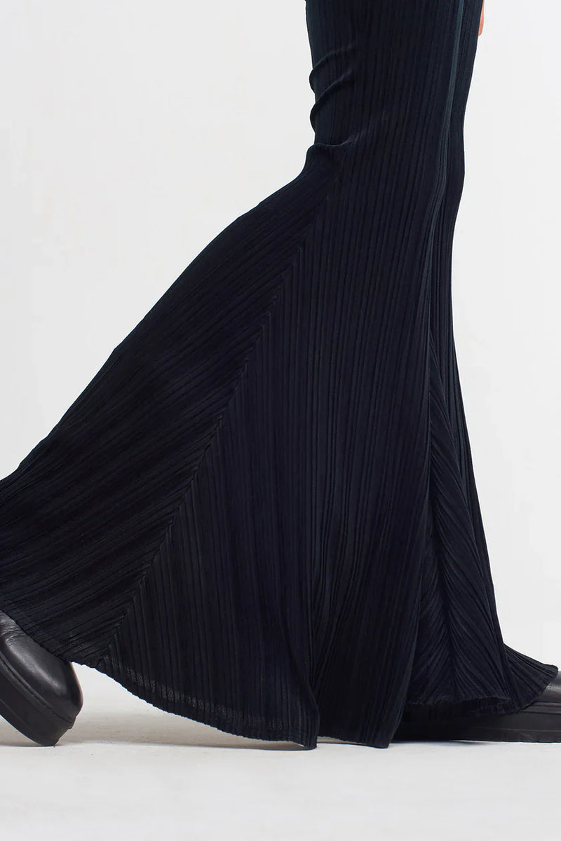 NU Velvet Pleated Flare Trousers Black