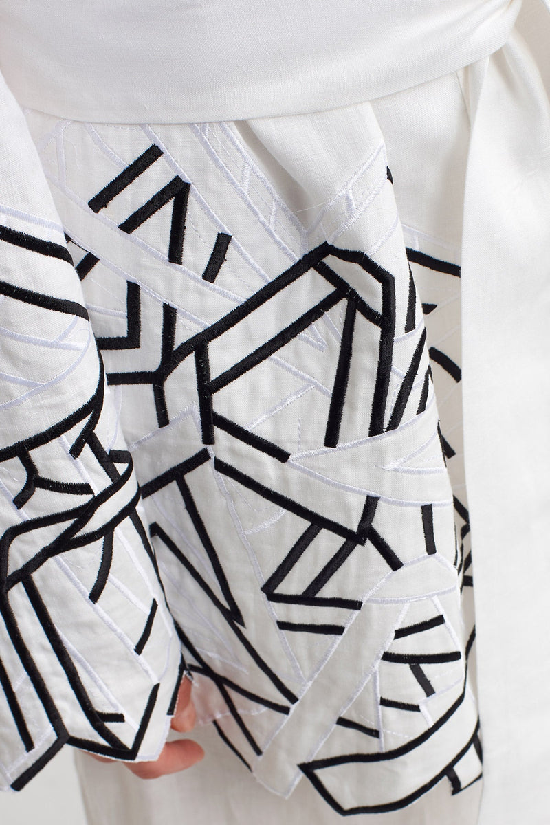 NU Embroidered Short Kimono With Hem Details Off White/Black