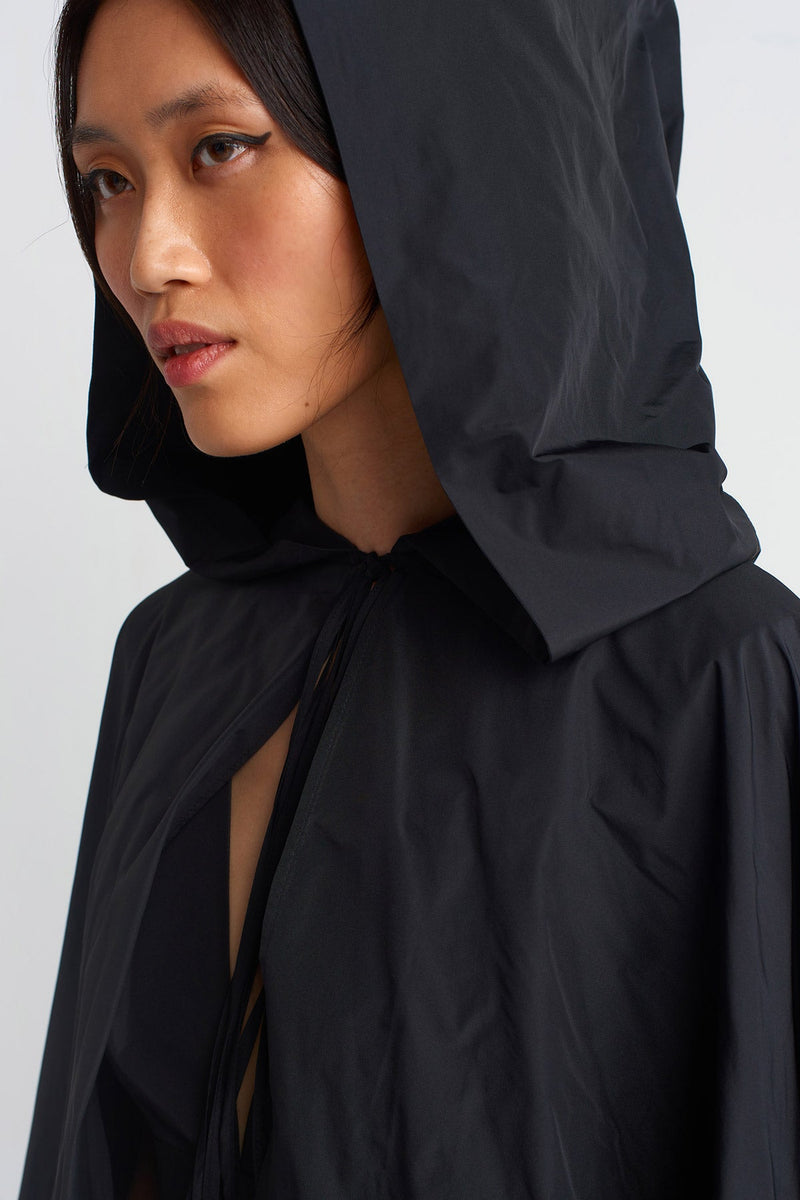 NU Taffeta Cape Black