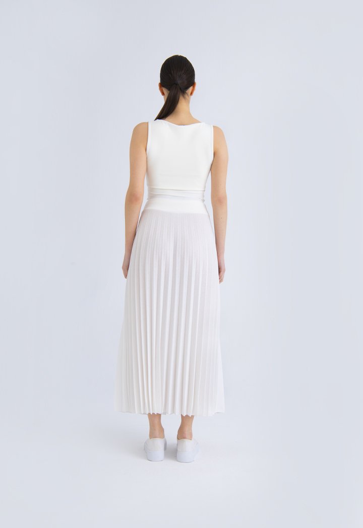 Choice Solid Color Knitted Pleated Long Skirt Off White