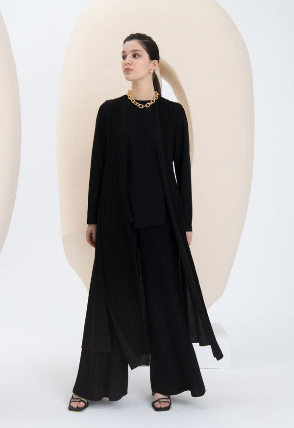 Choice Pleated Sleeveless Outerwear Black