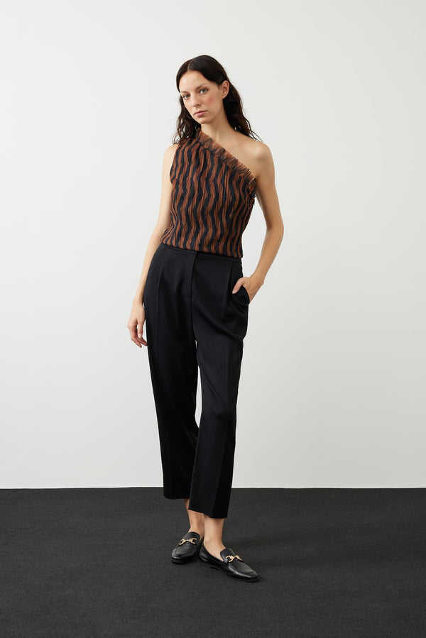 Roman Pleated Detail Solid Trousers Black