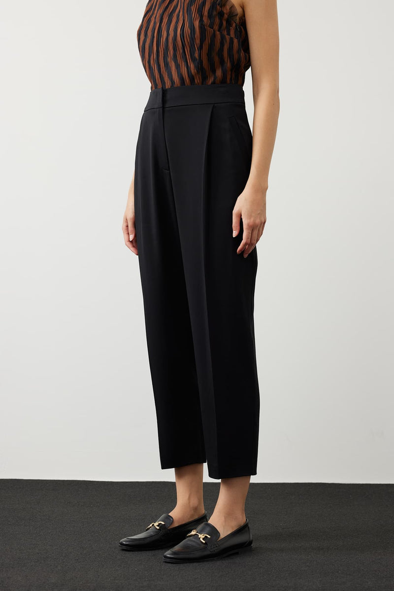 Roman Pleated Detail Solid Trousers Black