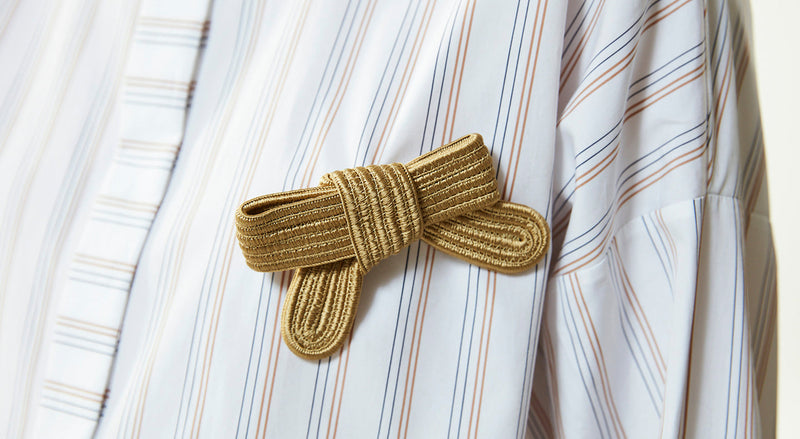 Machka Stripe Pattern Shirt With Detachable Bow Brooch White